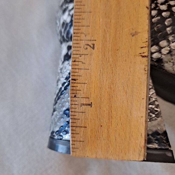 Boohoo Snake Print Chelsea Boots Women's 6 Black White Faux Leather Square Toe - Picture 10 of 10